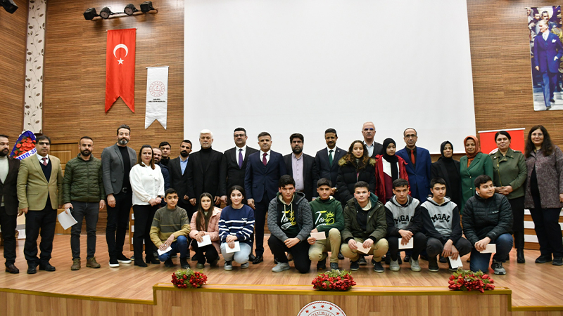 Şanlıurfa’da “Mescid-i Aksa Şairi Mehmet Akif İnan Bilgi Yarışması” finali yapıldı